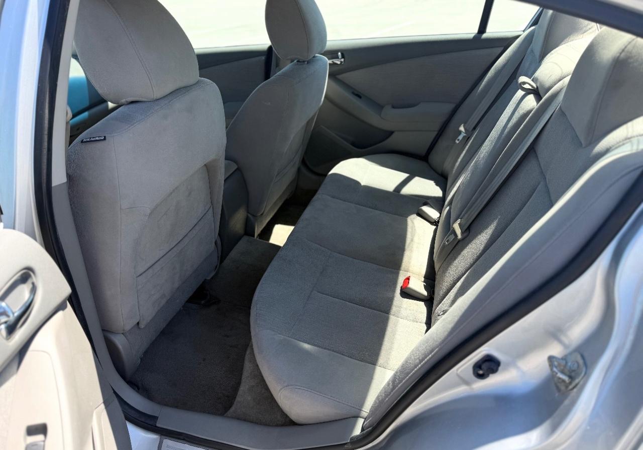 Nissan Altima 4dr Sdn I4 CVT 2.5 S 2012