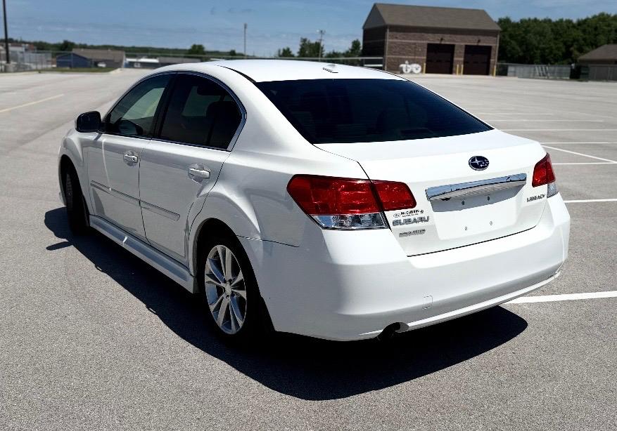 Subaru Legacy 4dr Sdn H4 Auto 2.5i Limited 2014