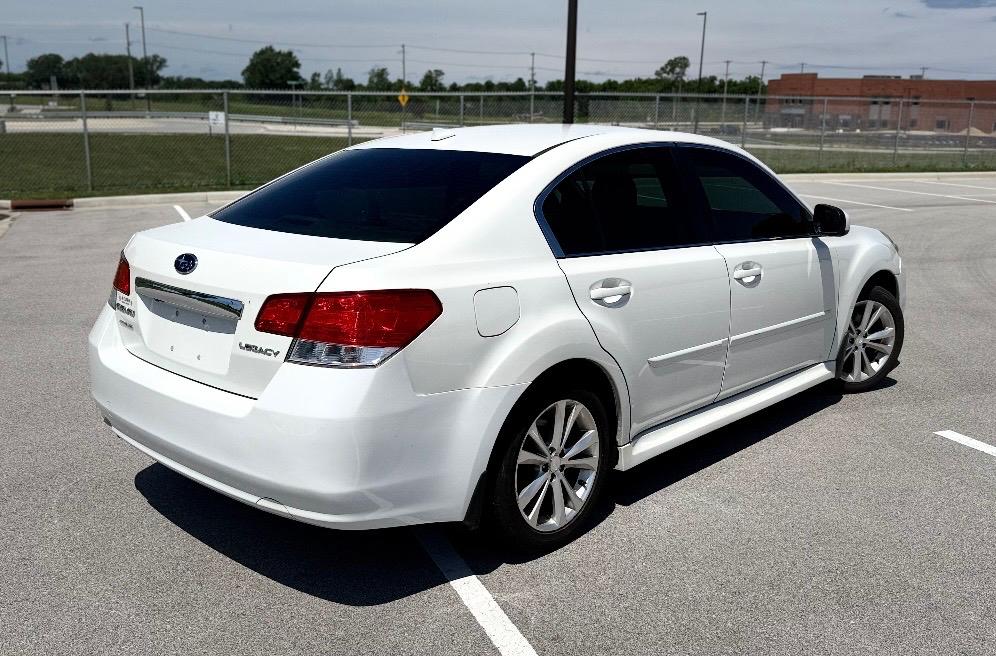 Subaru Legacy 4dr Sdn H4 Auto 2.5i Limited 2014