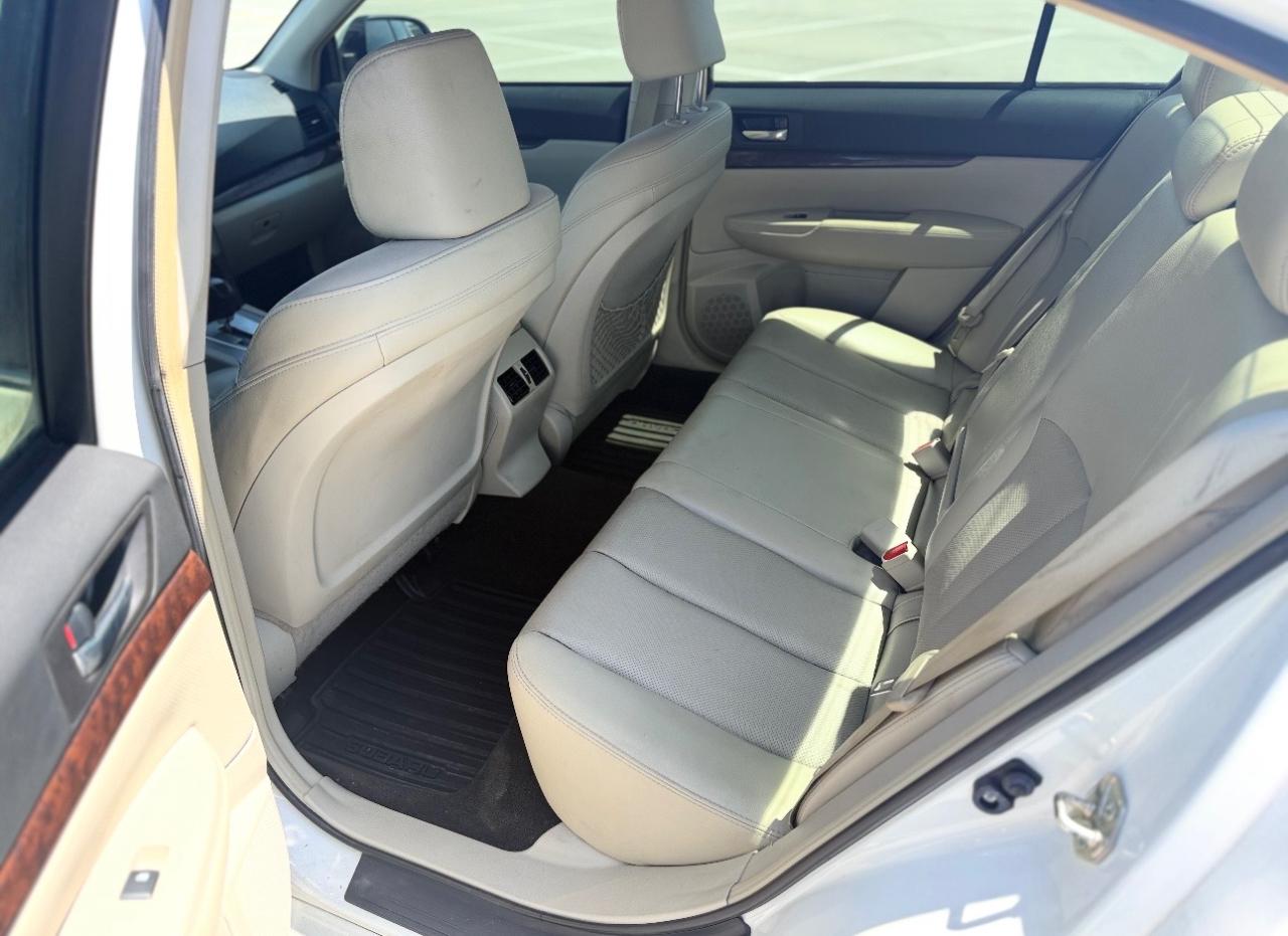 Subaru Legacy 4dr Sdn H4 Auto 2.5i Limited 2014