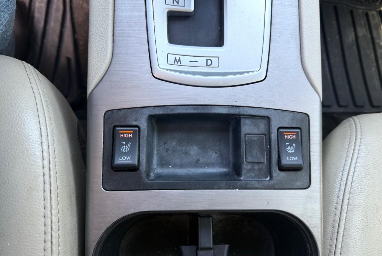 Subaru Legacy 4dr Sdn H4 Auto 2.5i Limited 2014