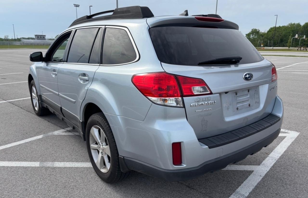Subaru Outback 4dr Wgn H4 Auto 2.5i Limited 2013