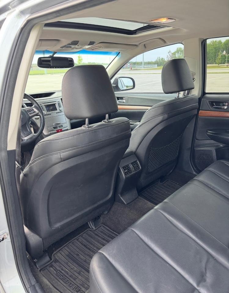 Subaru Outback 4dr Wgn H4 Auto 2.5i Limited 2013