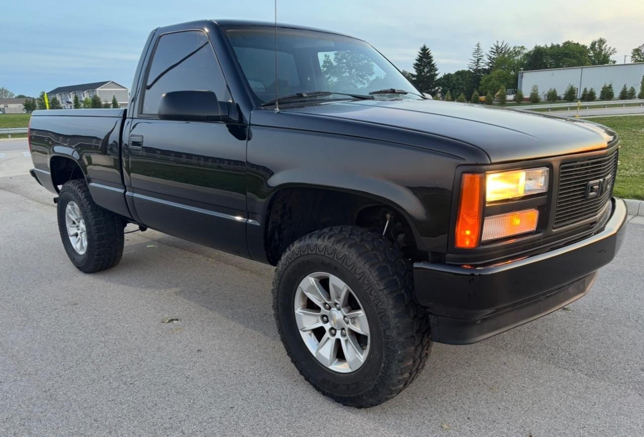 GMC 1/2 Ton Pickups Sportside 117.5" 4WD 1989