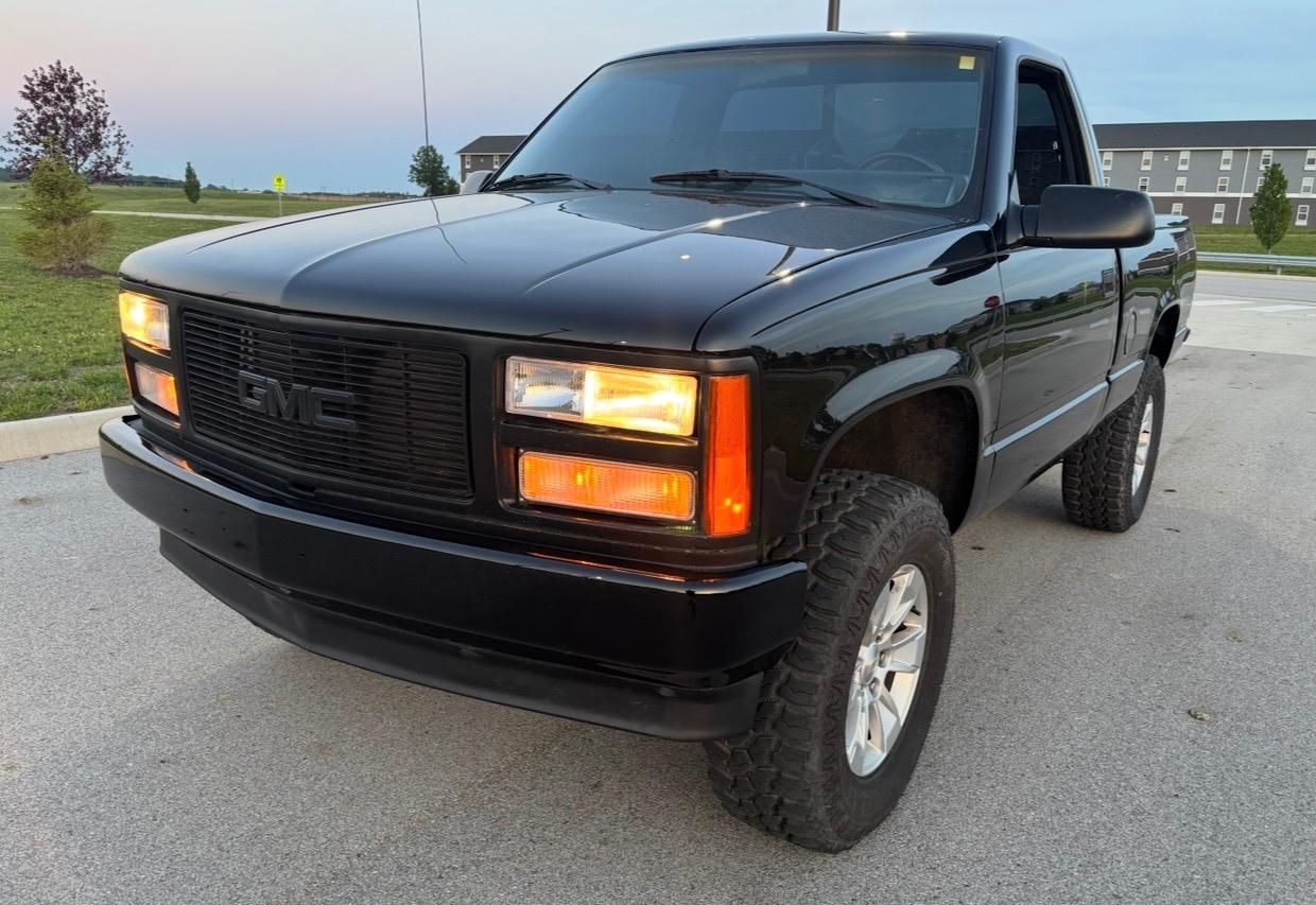 GMC 1/2 Ton Pickups Sportside 117.5" 4WD 1989