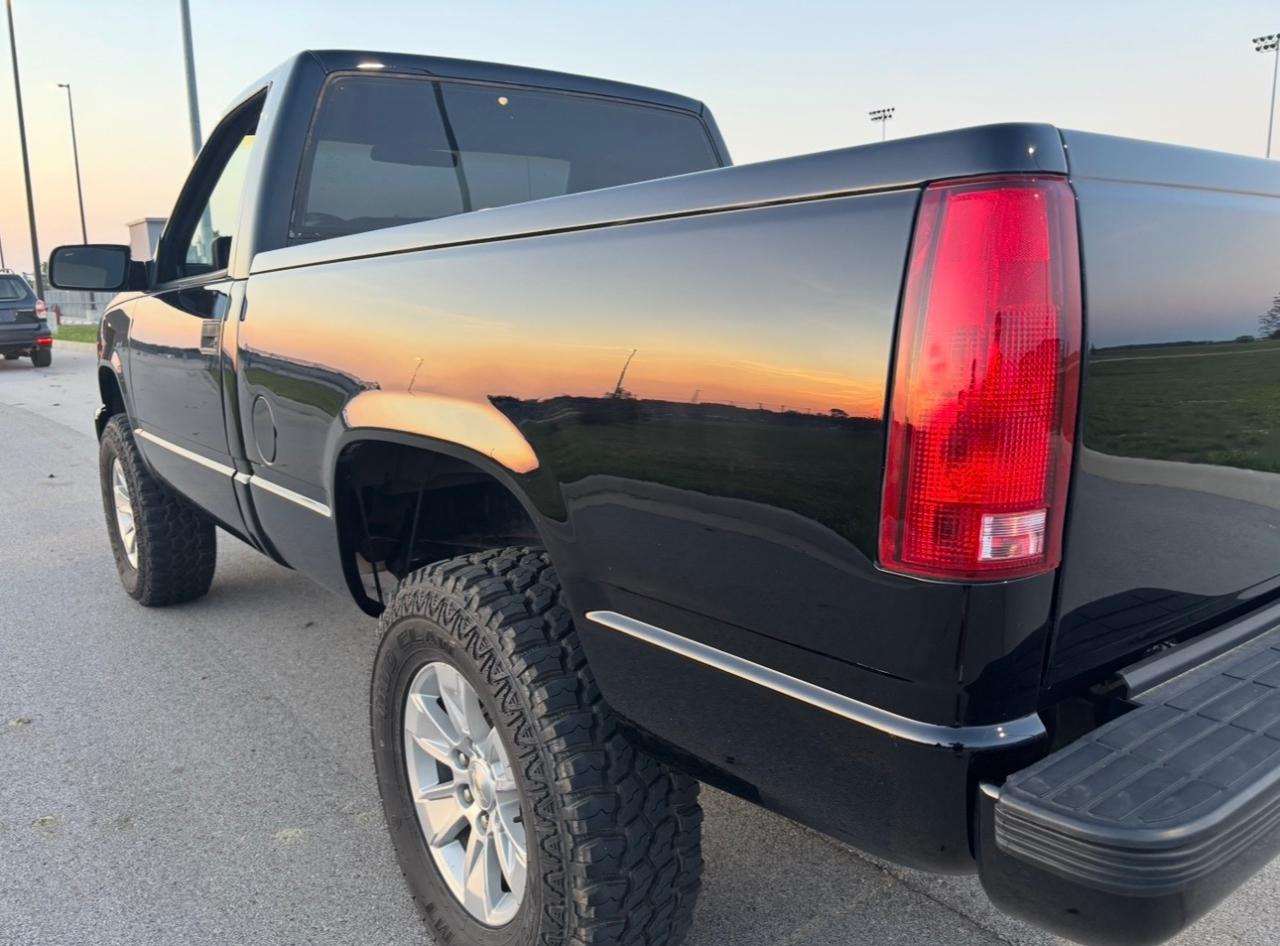 GMC 1/2 Ton Pickups Sportside 117.5" 4WD 1989