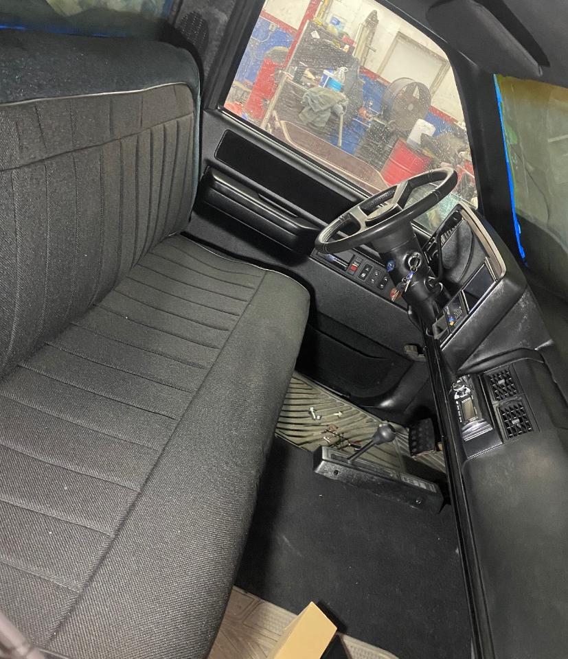 GMC 1/2 Ton Pickups Sportside 117.5" 4WD 1989