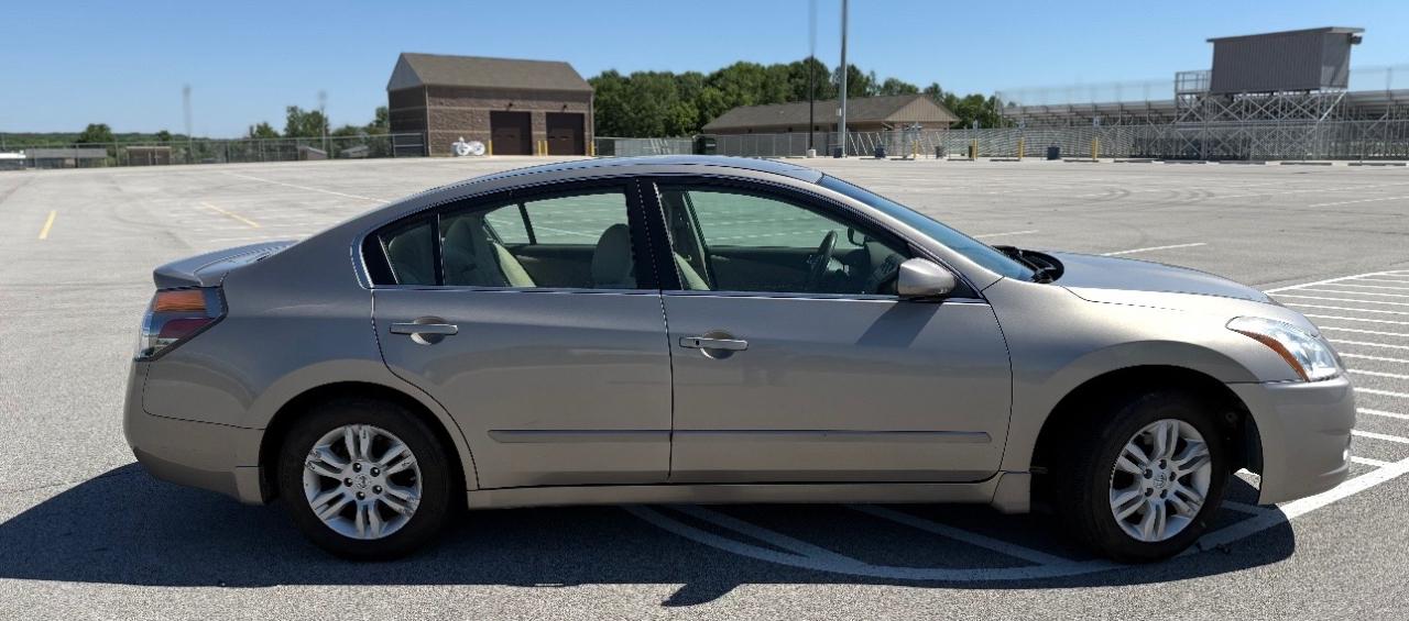 Nissan Altima 4dr Sdn I4 CVT 2.5 S 2012