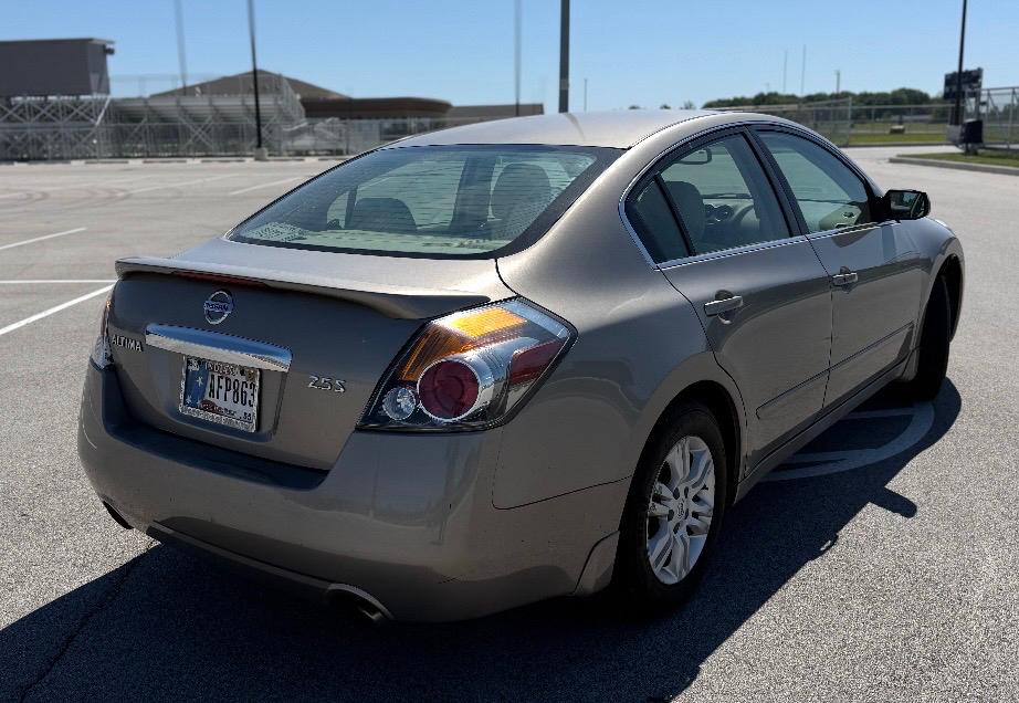 Nissan Altima 4dr Sdn I4 CVT 2.5 S 2012