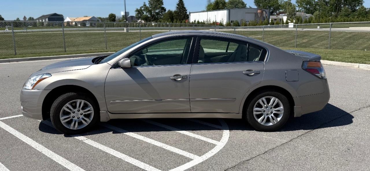 Nissan Altima 4dr Sdn I4 CVT 2.5 S 2012