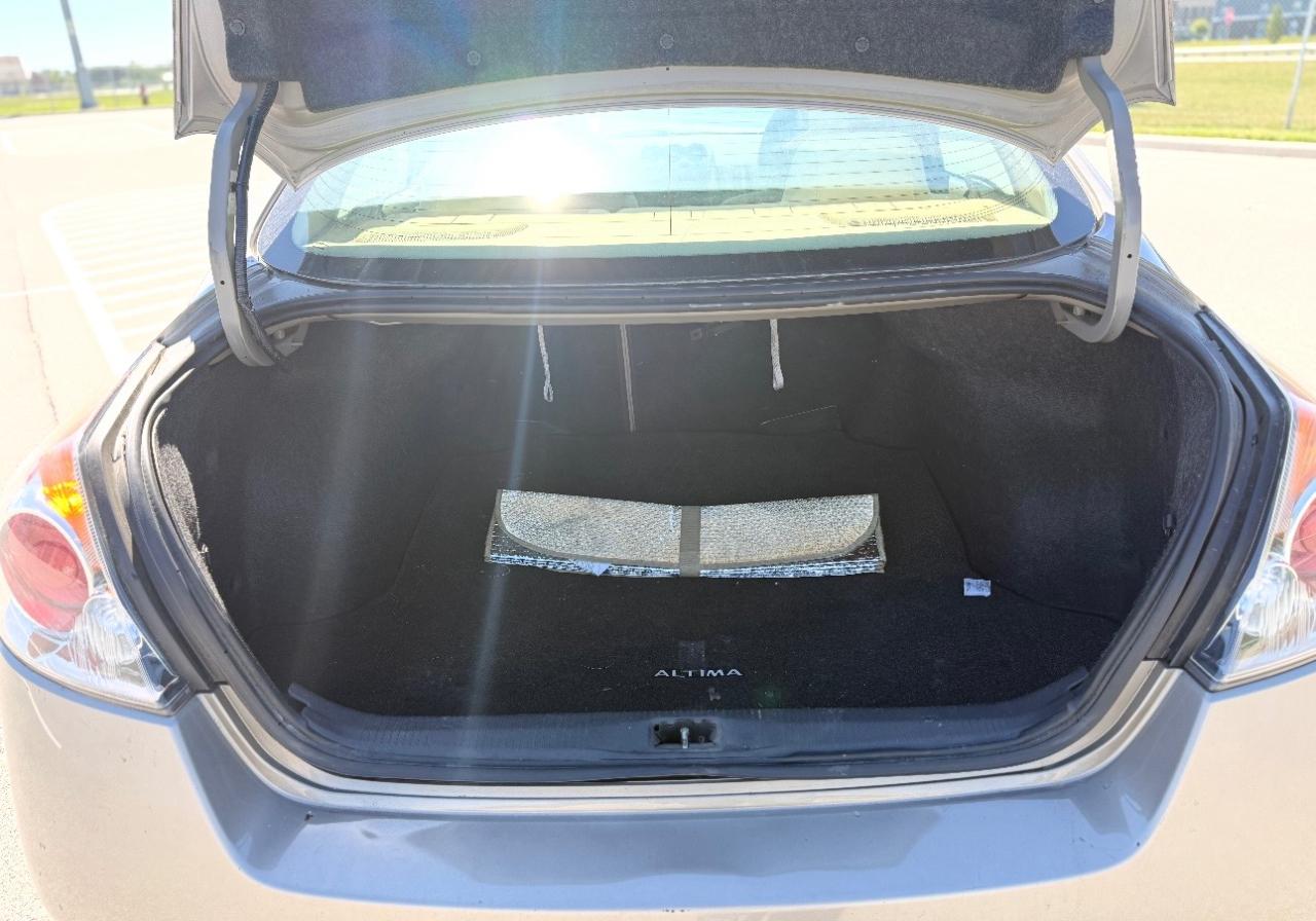 Nissan Altima 4dr Sdn I4 CVT 2.5 S 2012