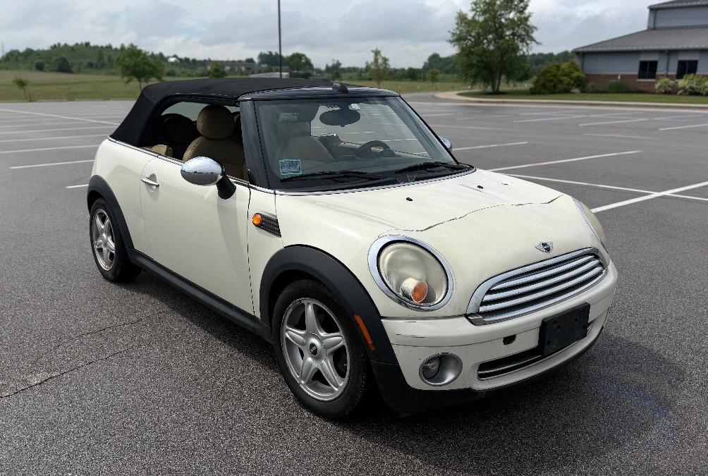 MINI Cooper Convertible 2dr 2010