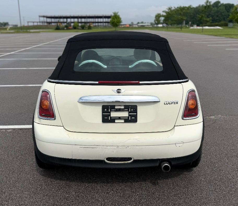 MINI Cooper Convertible 2dr 2010