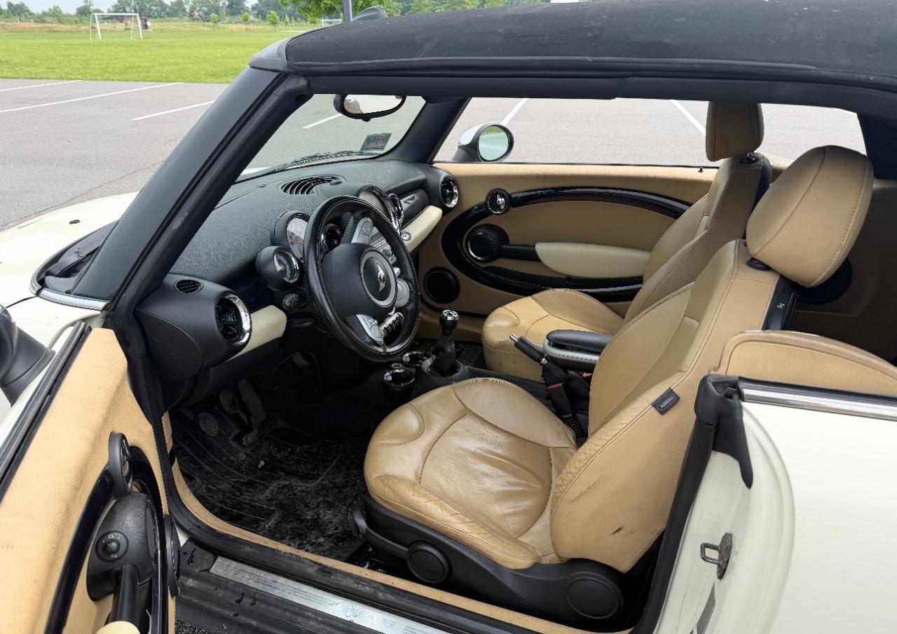 MINI Cooper Convertible 2dr 2010