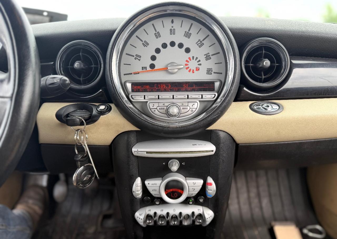 MINI Cooper Convertible 2dr 2010
