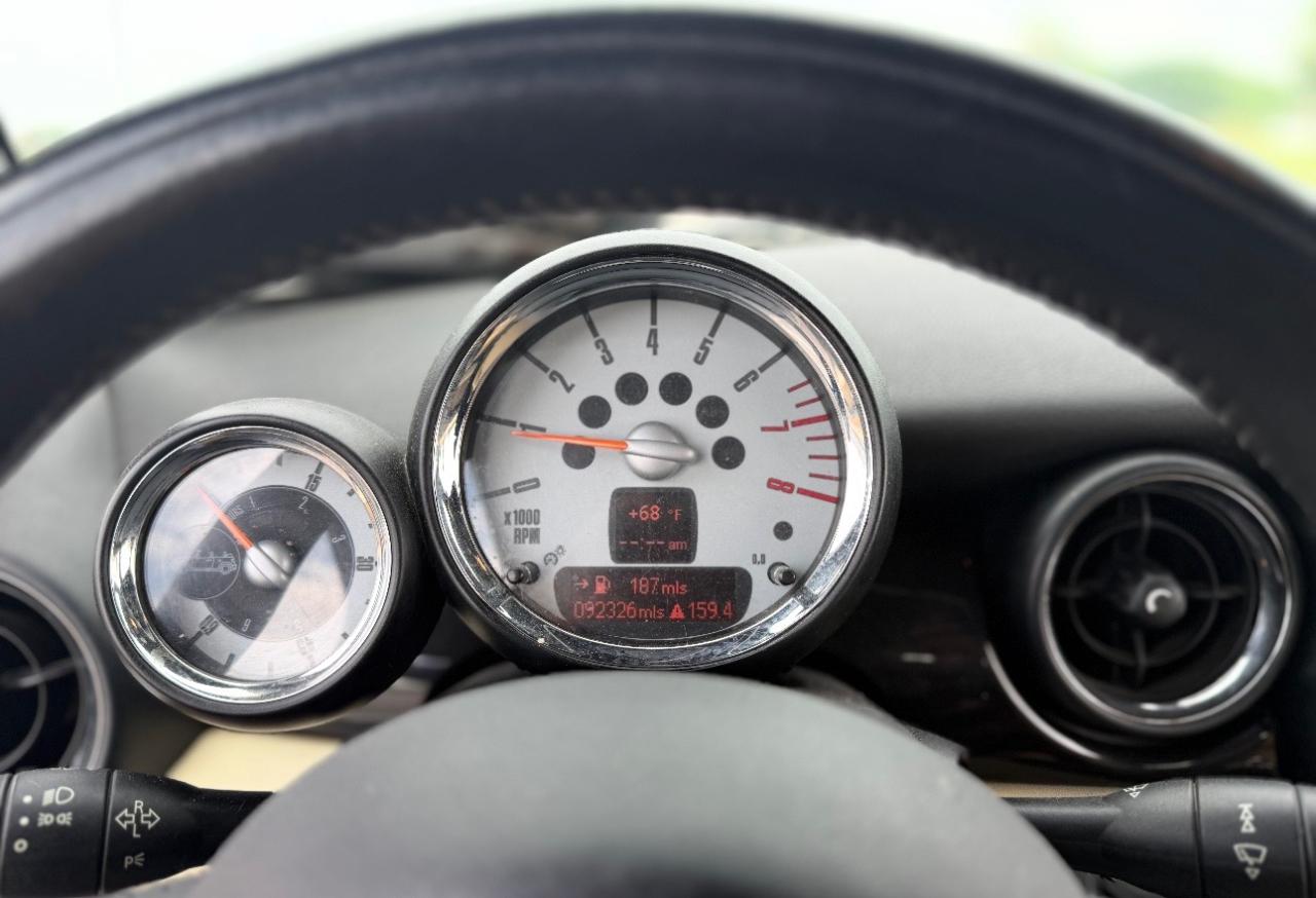 MINI Cooper Convertible 2dr 2010