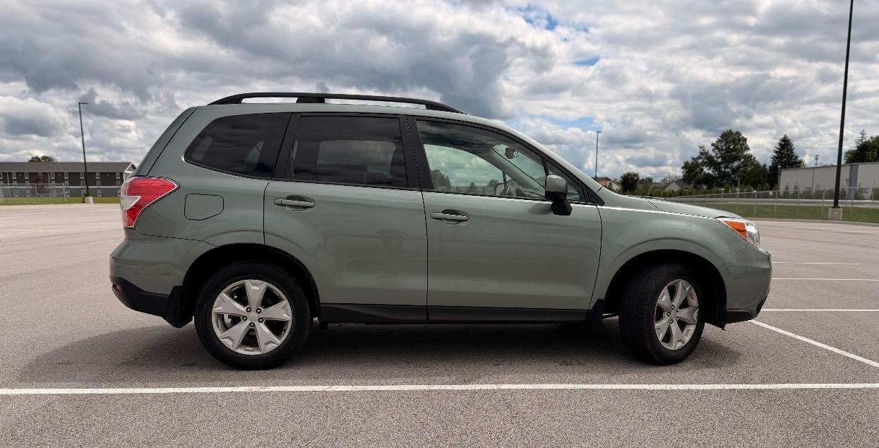Subaru Forester 4dr CVT 2.5i Premium PZEV 2016