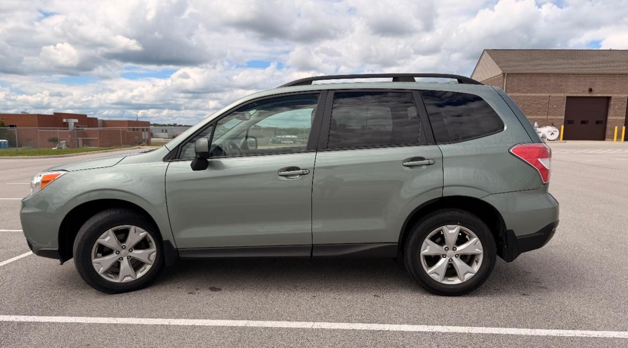 Subaru Forester 4dr CVT 2.5i Premium PZEV 2016
