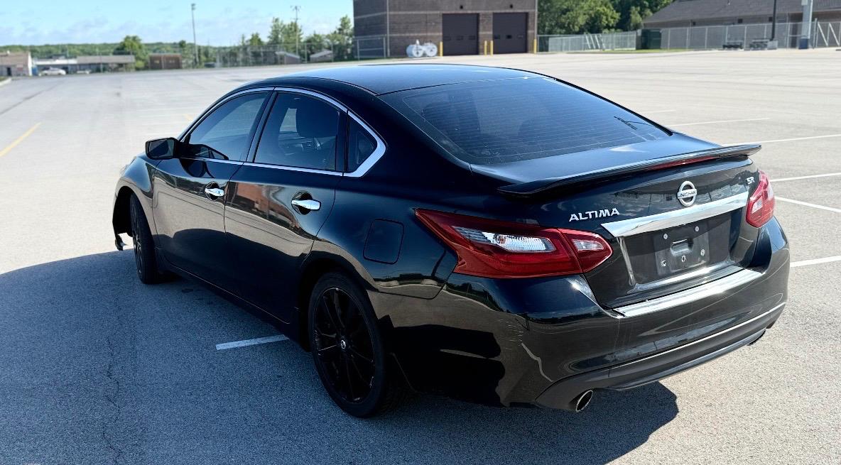 Nissan Altima 2.5 SR Sedan 2017