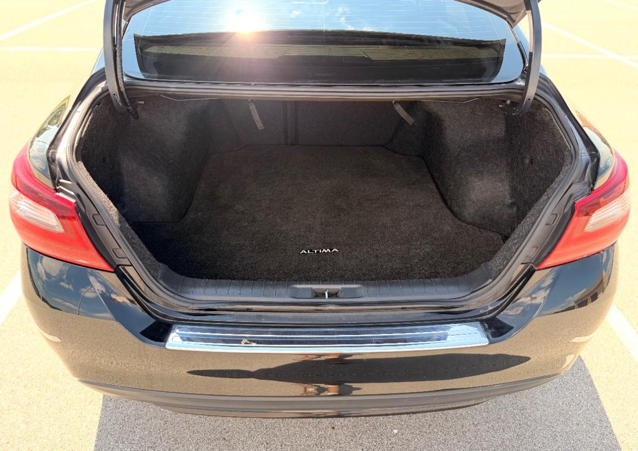 Nissan Altima 2.5 SR Sedan 2017