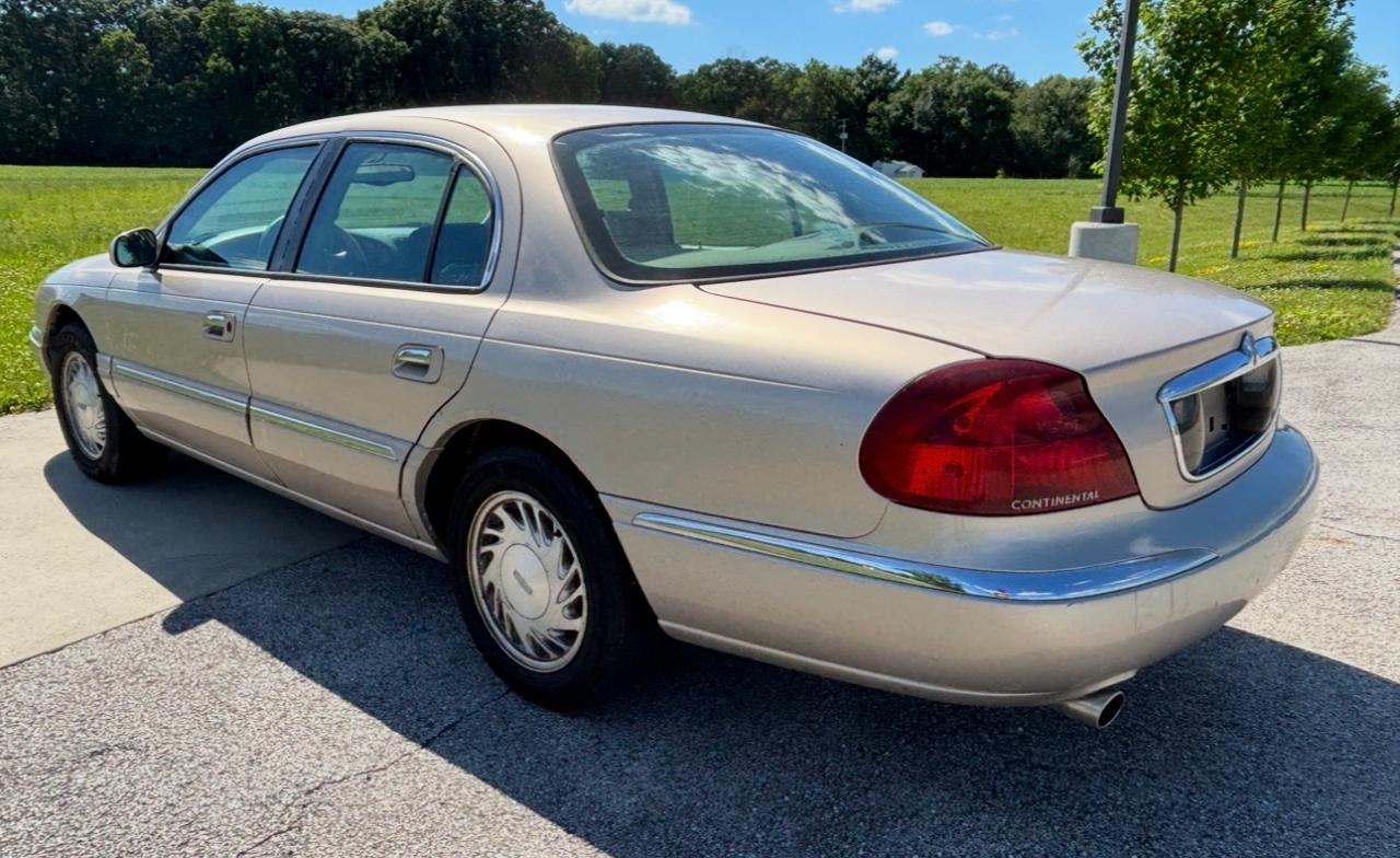 Lincoln Continental 4dr Sdn 1998