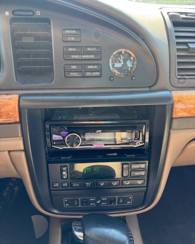 Lincoln Continental 4dr Sdn 1998