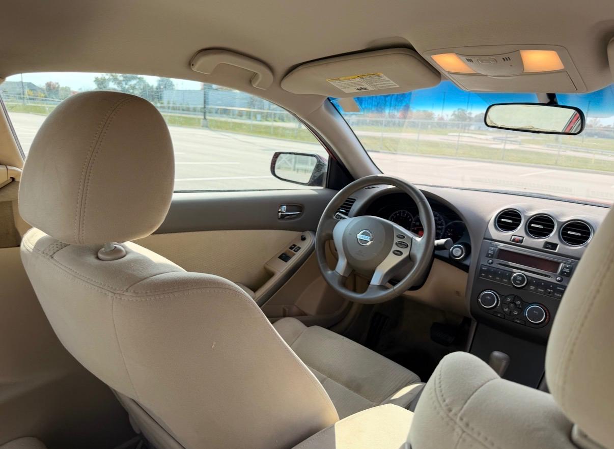 Nissan Altima 2dr Cpe I4 CVT 2.5 S 2011