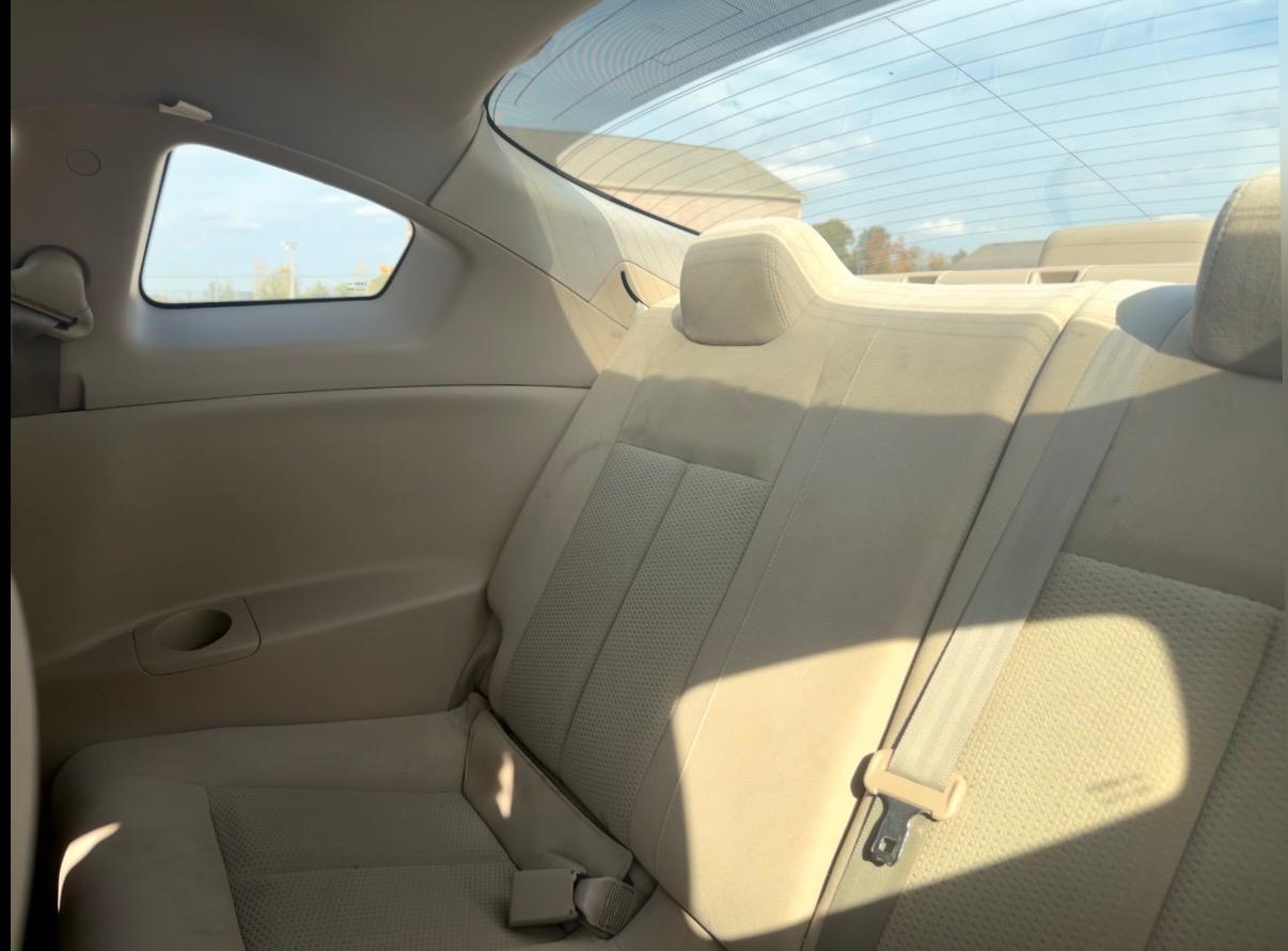 Nissan Altima 2dr Cpe I4 CVT 2.5 S 2011