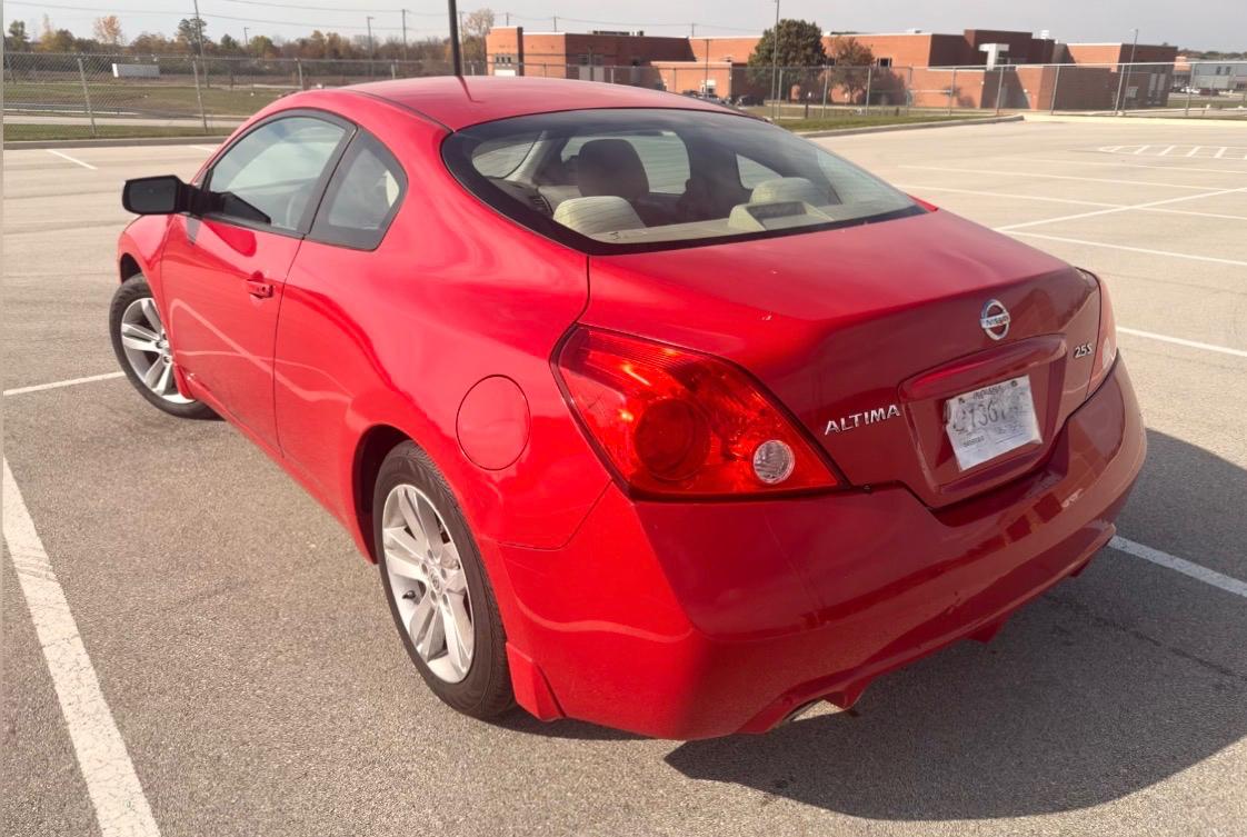 Nissan Altima 2dr Cpe I4 CVT 2.5 S 2011