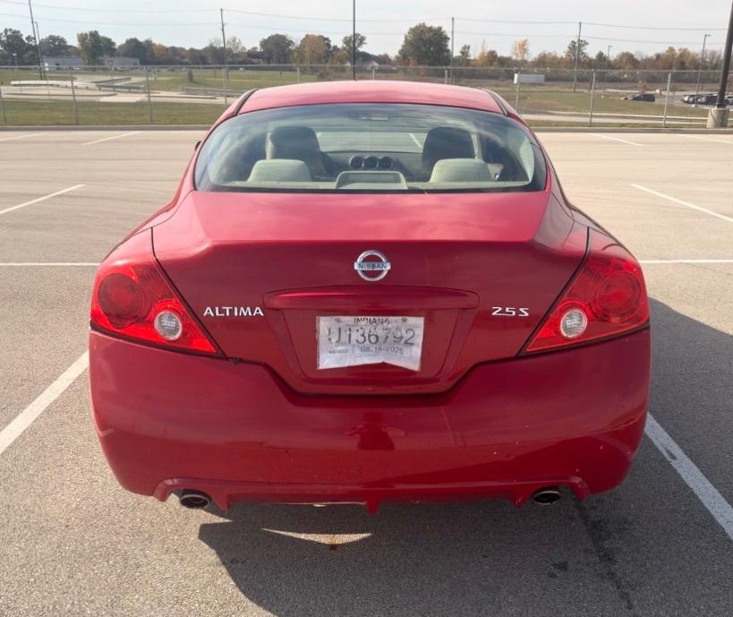 Nissan Altima 2dr Cpe I4 CVT 2.5 S 2011