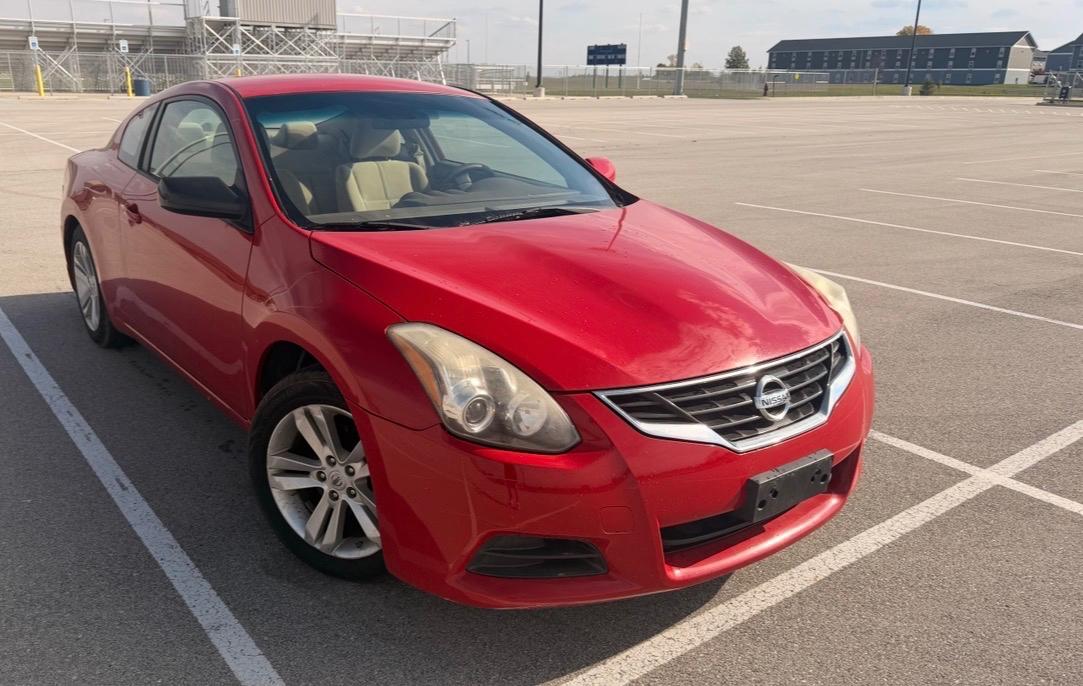Nissan Altima 2dr Cpe I4 CVT 2.5 S 2011