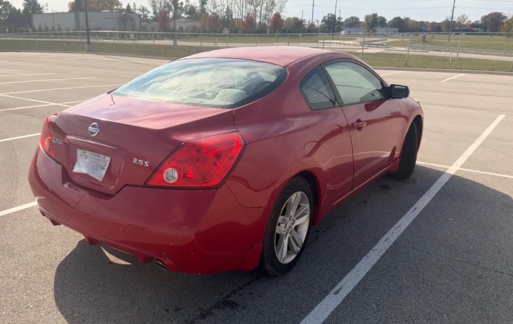 Nissan Altima 2dr Cpe I4 CVT 2.5 S 2011