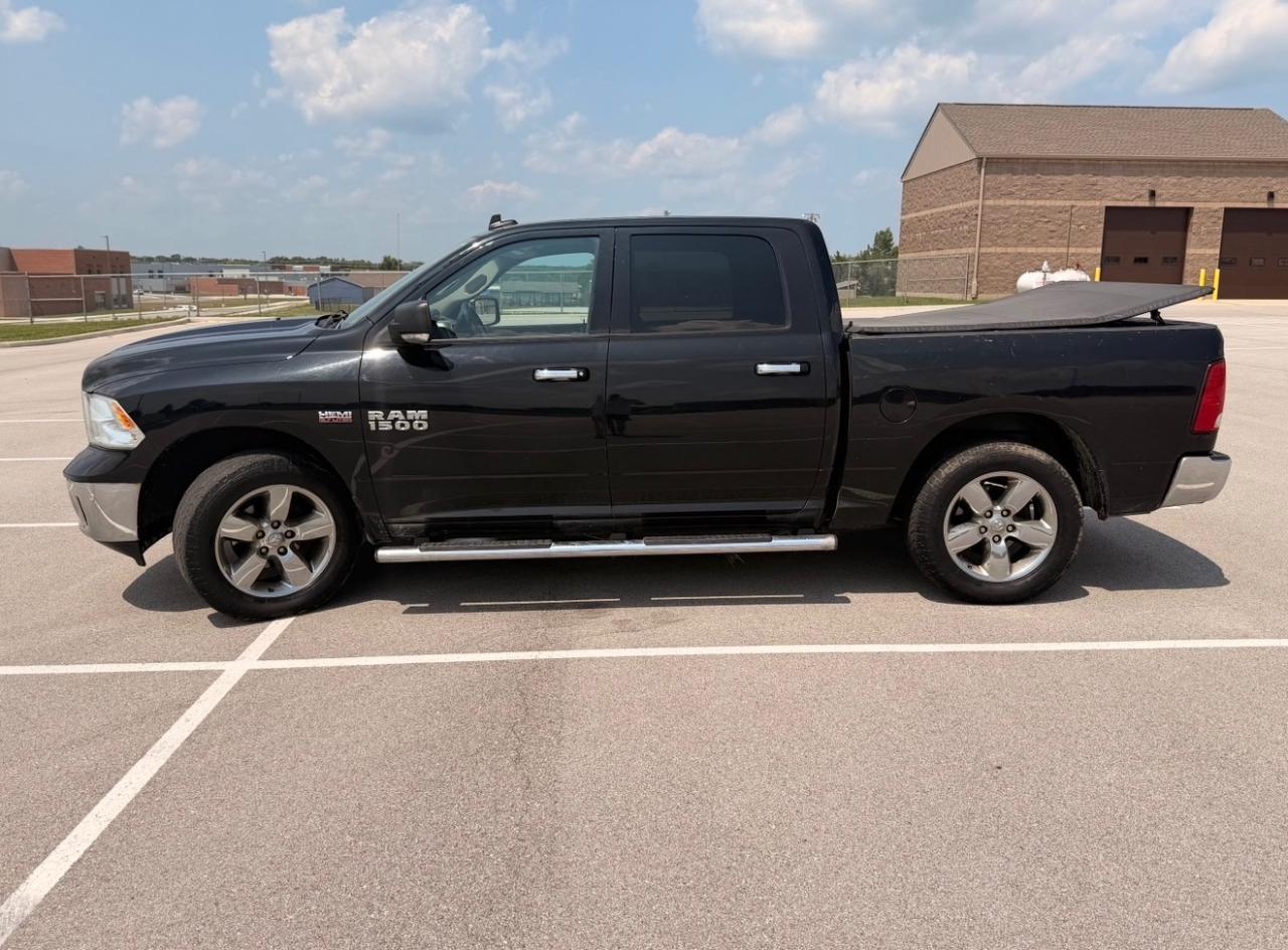 RAM 1500 Big Horn 4x4 Crew Cab 5'7" Box 2017