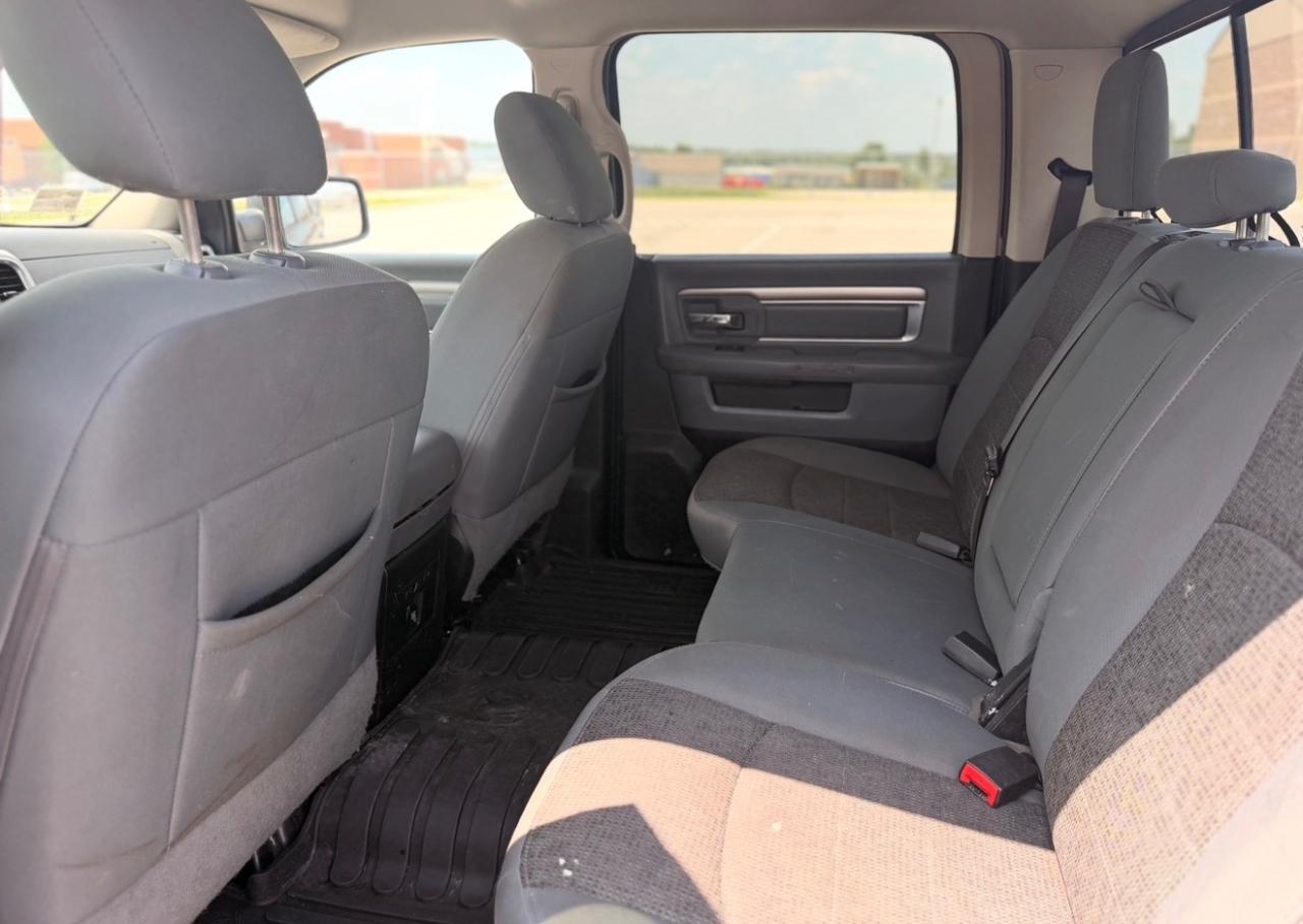 RAM 1500 Big Horn 4x4 Crew Cab 5'7" Box 2017