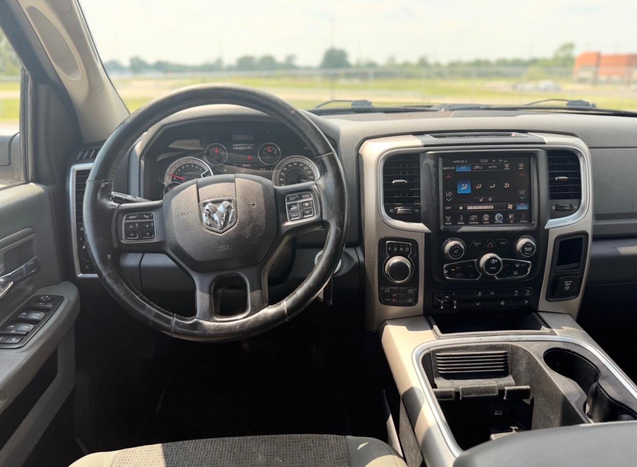 RAM 1500 Big Horn 4x4 Crew Cab 5'7" Box 2017