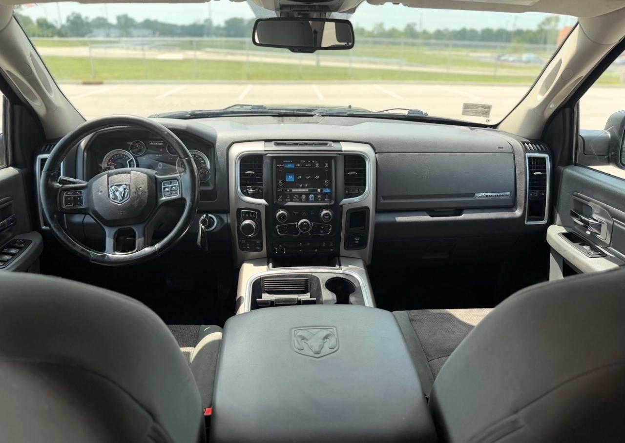 RAM 1500 Big Horn 4x4 Crew Cab 5'7" Box 2017