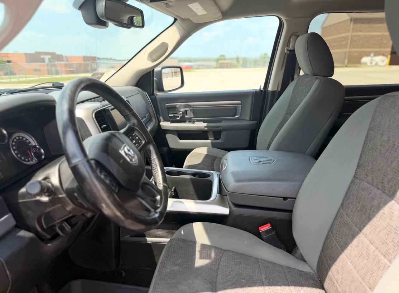 RAM 1500 Big Horn 4x4 Crew Cab 5'7" Box 2017