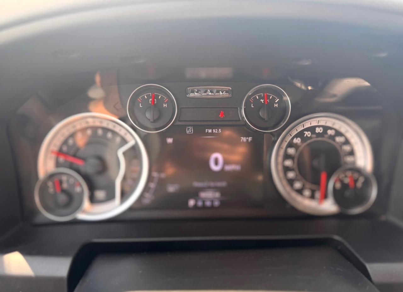 RAM 1500 Big Horn 4x4 Crew Cab 5'7" Box 2017