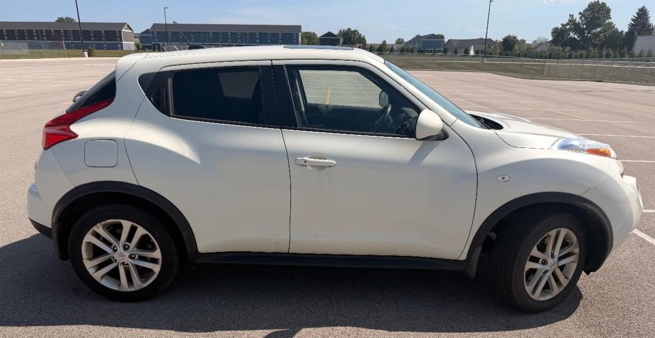 Nissan Juke 5dr Wgn I4 CVT SV AWD 2011