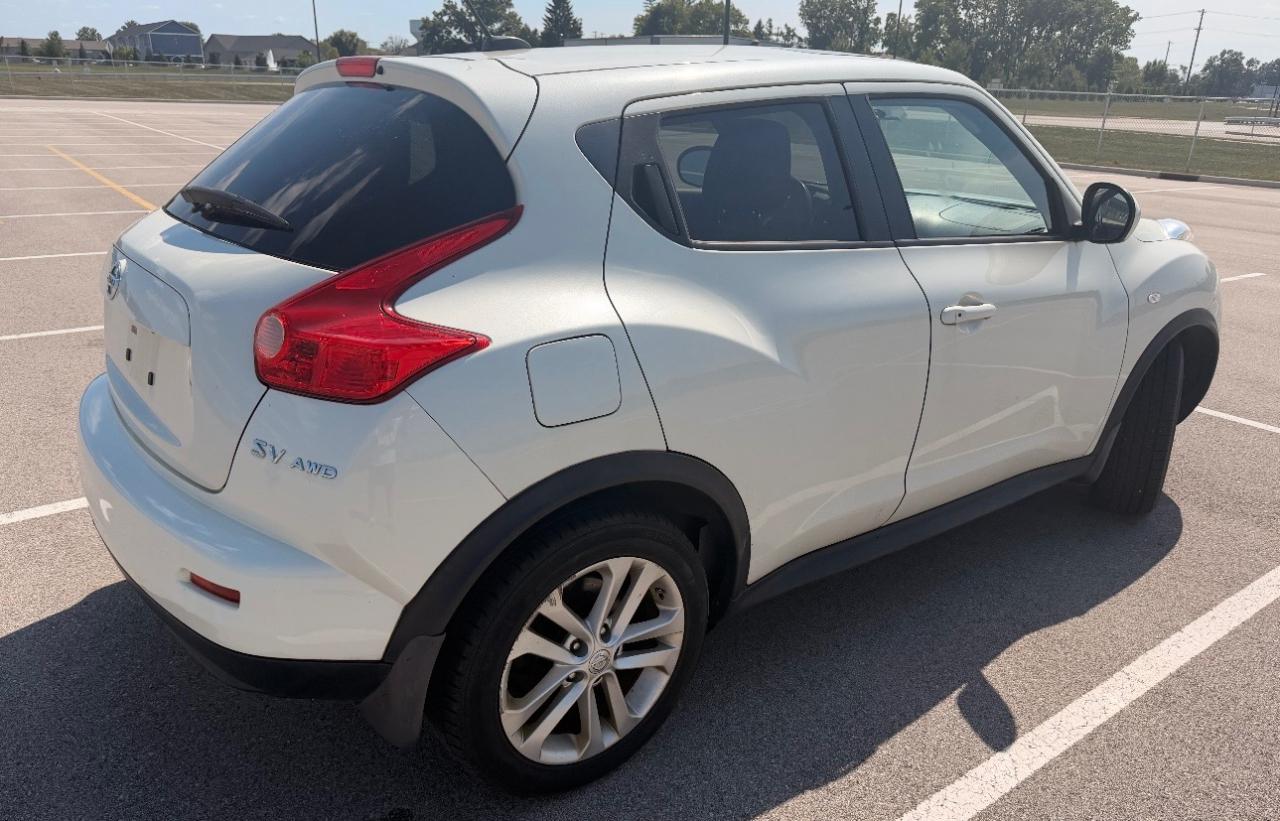 Nissan Juke 5dr Wgn I4 CVT SV AWD 2011