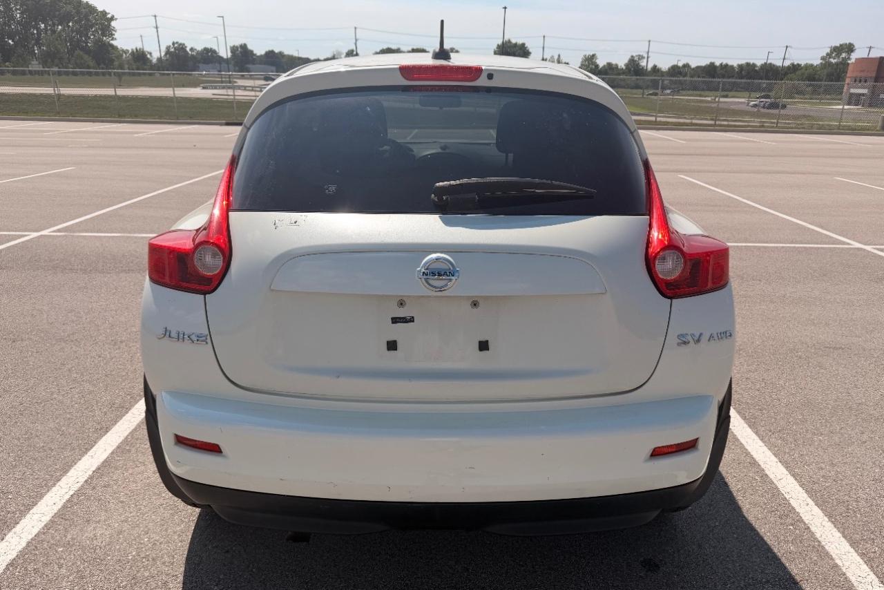 Nissan Juke 5dr Wgn I4 CVT SV AWD 2011