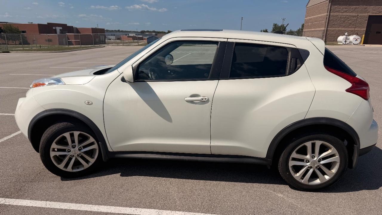 Nissan Juke 5dr Wgn I4 CVT SV AWD 2011