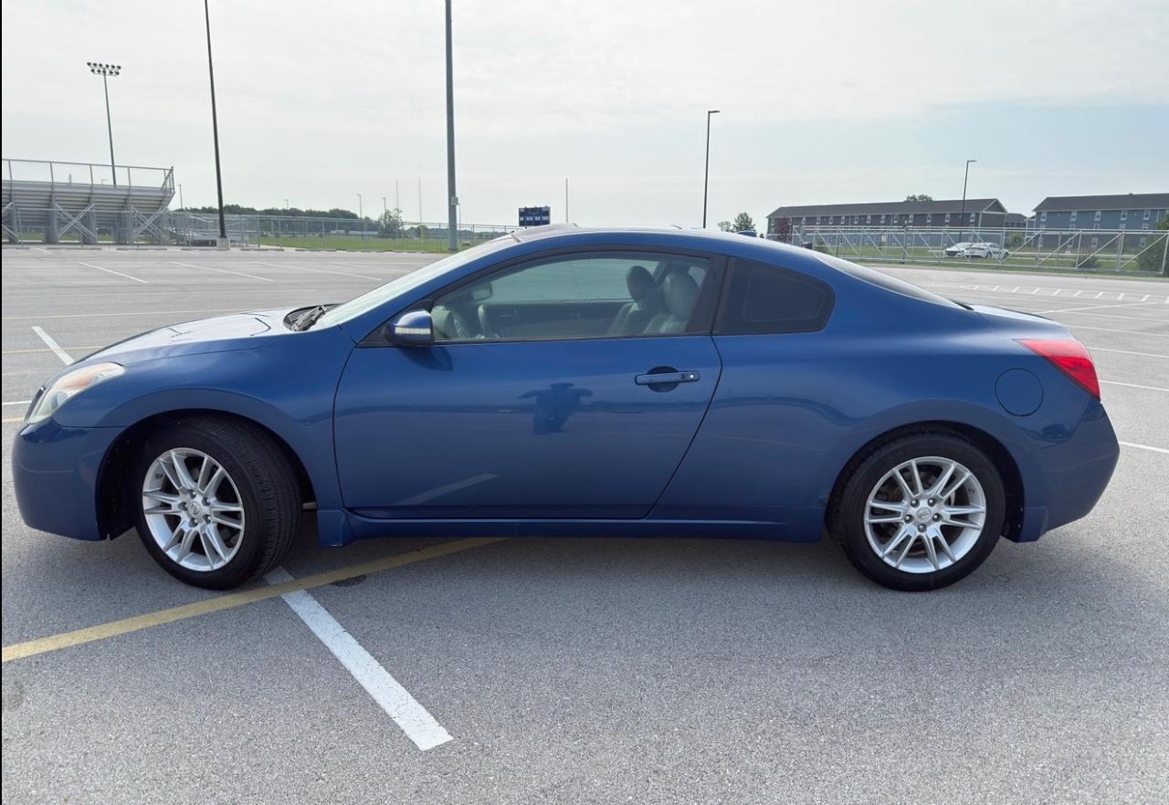 Nissan Altima 2dr Cpe V6 CVT 3.5 SE 2008