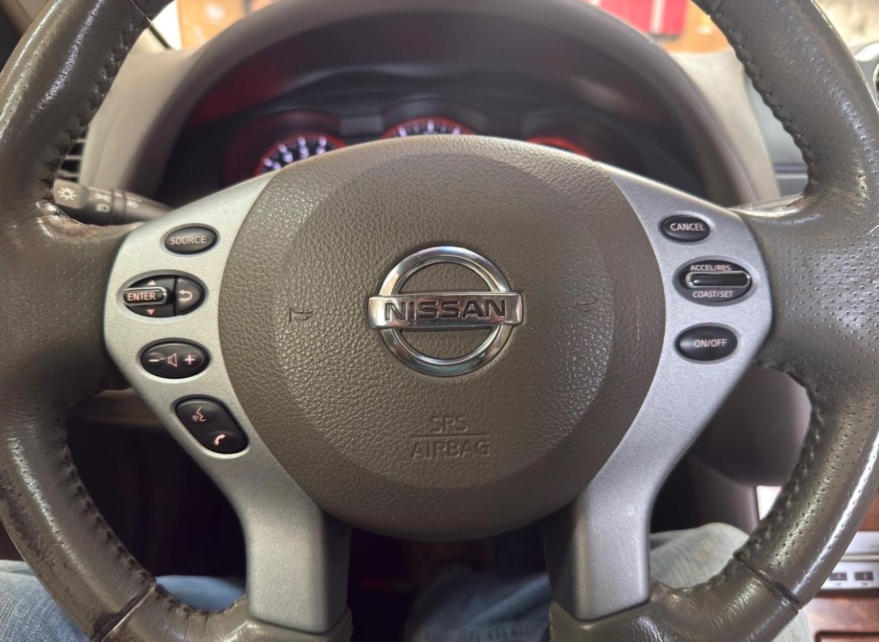 Nissan Altima 2dr Cpe V6 CVT 3.5 SE 2008