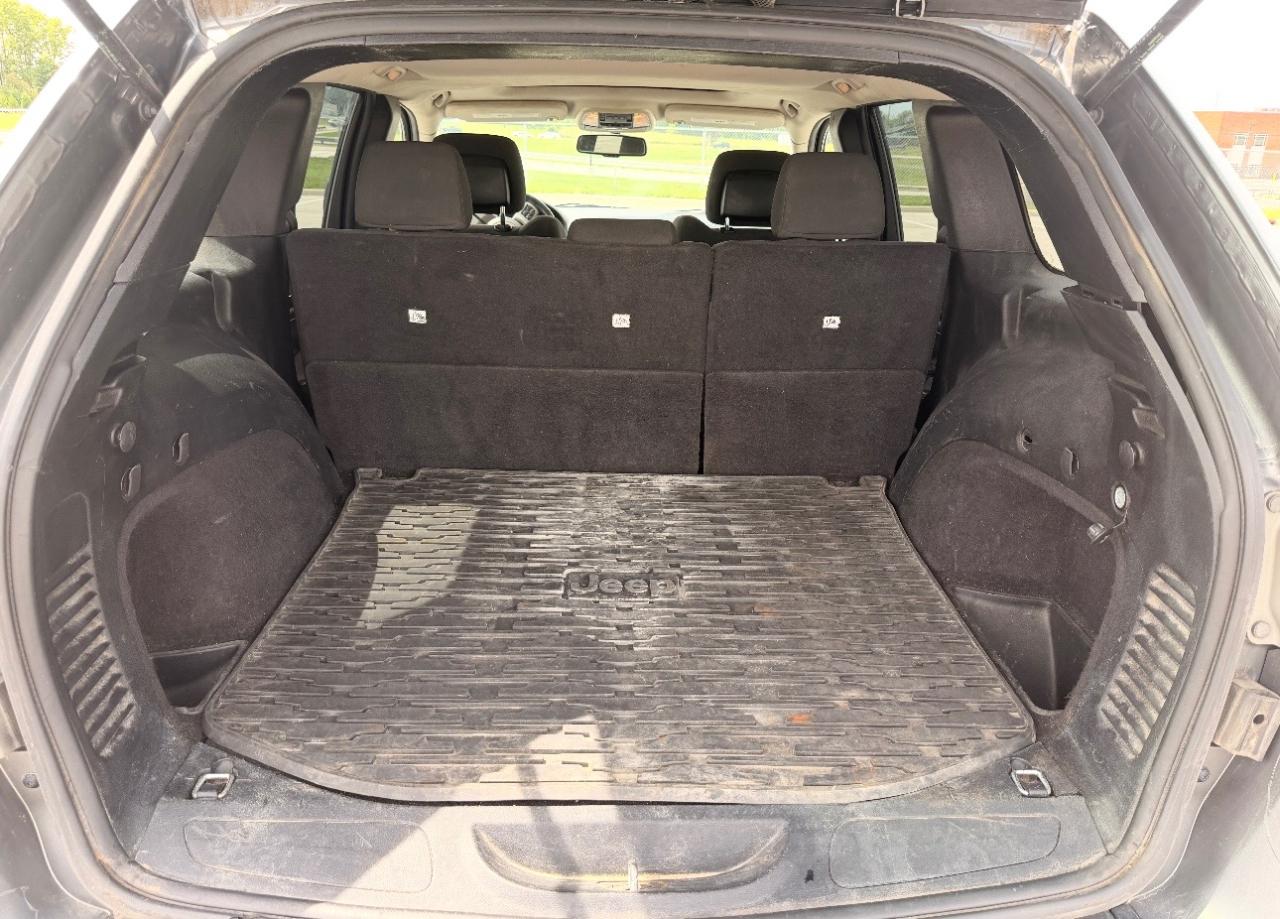 Jeep Grand Cherokee 4WD 4dr Laredo 2013