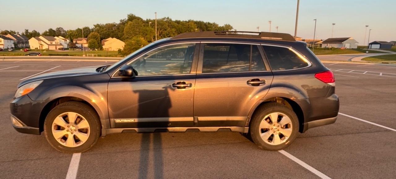 Subaru Outback 4dr Wgn H6 Auto 3.6R Limited Pwr Moon 2011