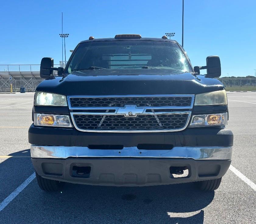 Chevrolet Silverado 3500 Crew Cab 167" WB 4WD SRW LS 2005