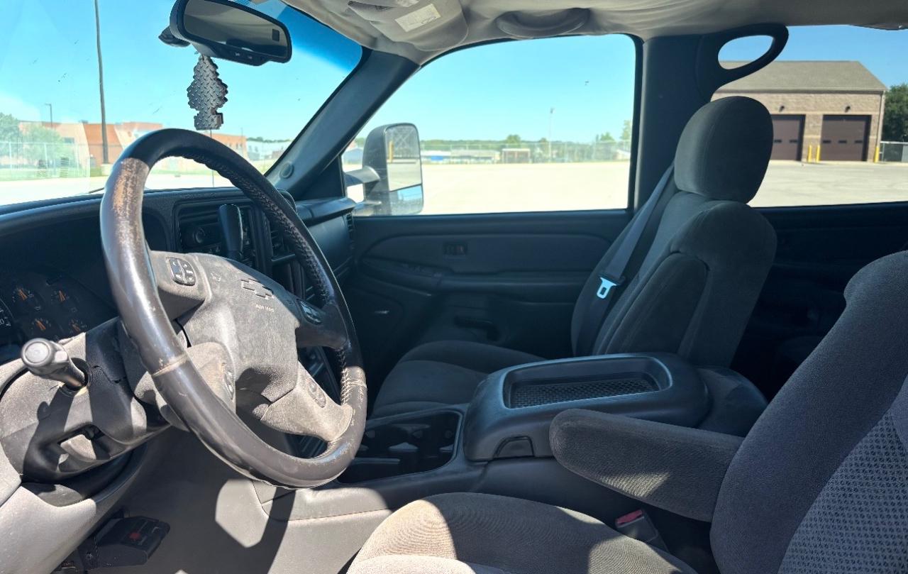 Chevrolet Silverado 3500 Crew Cab 167" WB 4WD SRW LS 2005