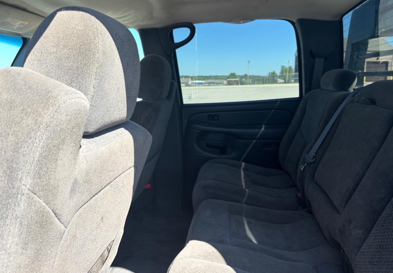 Chevrolet Silverado 3500 Crew Cab 167" WB 4WD SRW LS 2005