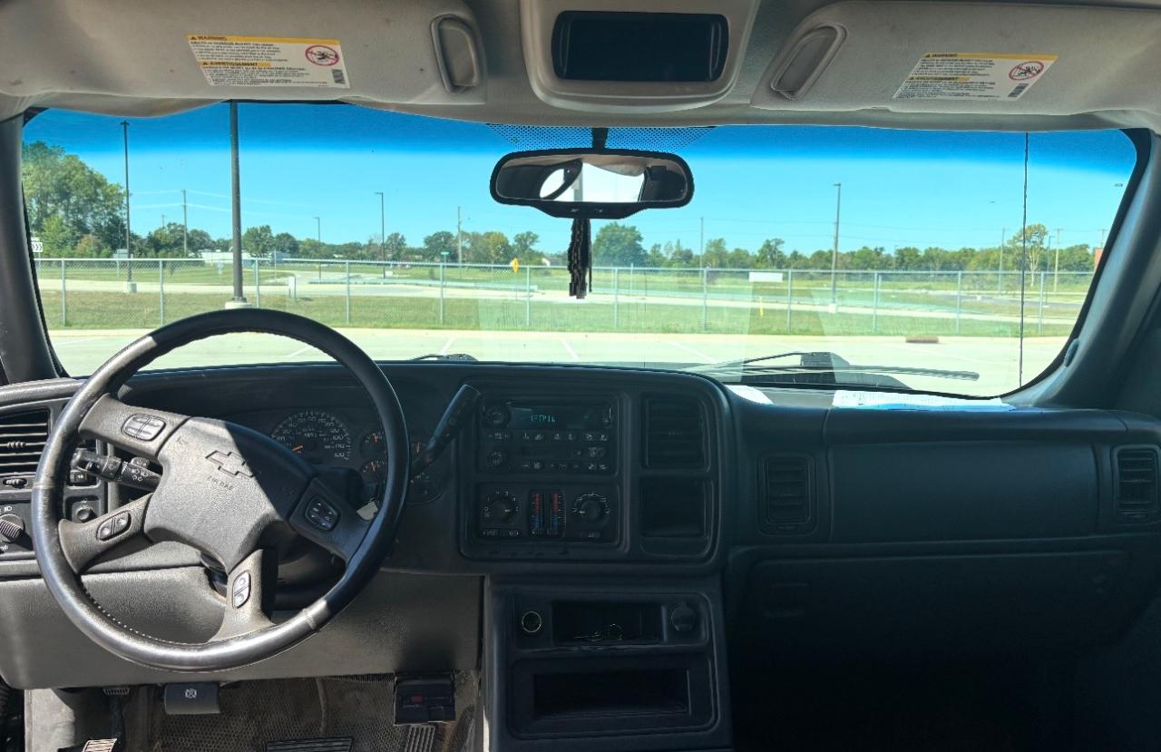 Chevrolet Silverado 3500 Crew Cab 167" WB 4WD SRW LS 2005